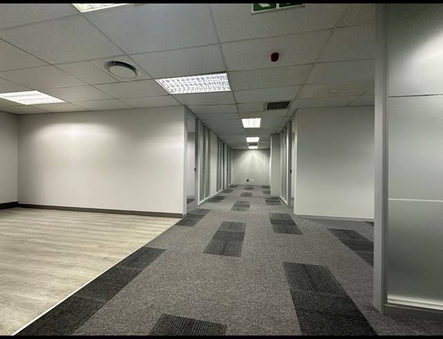 500M² OFFICE TO LET IN SUNNINGHILL